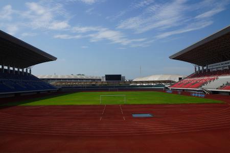 上饒市體育中心主體育場體育塑膠跑道、人工草皮、顯示屏、管桁架、膜結(jié)構(gòu)、體育座椅、鋁鎂錳輕鋼屋面等工程